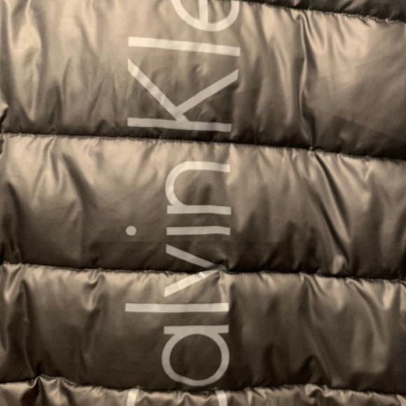 Never worn Gray Calvin Klein puffer coat - Picture 7 of 9